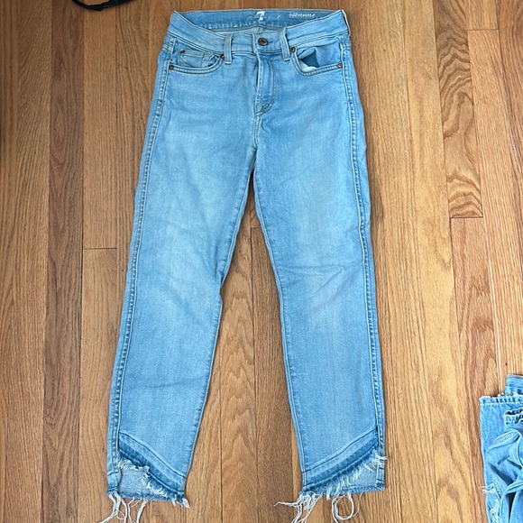 7 for all Mankind Roxanne Ankle tapered frayed hem light wash size 24 - Picture 1 of 7